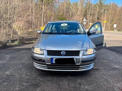Begagnad Fiat Stilo 103 HK (75 kW) 2003 Grå Kombi