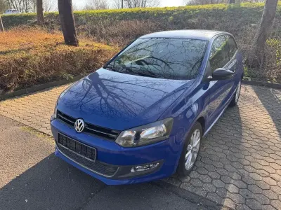 Gebraucht VW Polo 60 PS (44 kW) 2011 Blau Kleinwagen