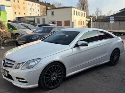 Gebraucht Mercedes E250 AMG line 211 PS (155 kW) 2014 Weiß Coupé