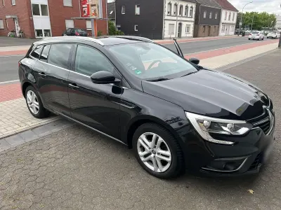 Gebraucht Renault Mégane GrandTour Intens 116 PS (85 kW) 2019 Schwarz Kombi