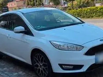 Gebraucht Ford Focus 125 PS (91 kW) 2015 Weiß Kombi