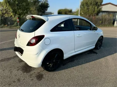 Gebraucht Opel Corsa Edition 80 PS (58 kW) 2009 Weiß Kleinwagen