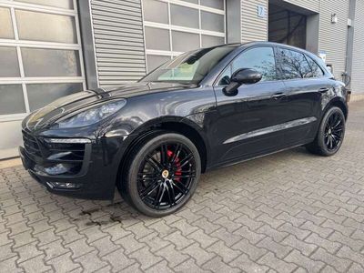 Tiefschwarzmetallic Gebraucht 2015 Porsche Macan Turbo SUV | 46.900 €