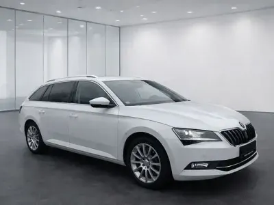 Gebraucht Skoda Superb 150 PS (110 kW) 2018 Weiss Kombi