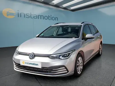 Gebraucht VW Golf VIII 131 PS (96 kW) 2023 Silber Kombi