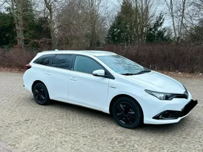 Gebraucht Toyota Auris Hybrid 136 PS (100 kW) 2018 Kombi