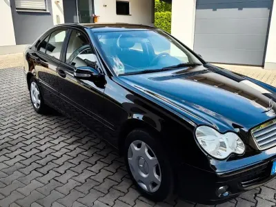 Gebraucht Mercedes C180 Classic 143 PS (105 kW) 2006 Schwarz Limousine