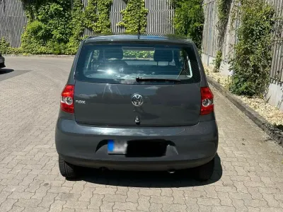 Używany VW Fox 55 KM (40 kW) 2008 Szary Hatchback