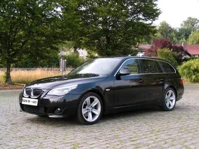 Gebraucht BMW 525 197 PS (144 kW) 2009 Schwarz Kombi