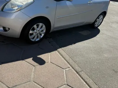 Usata Toyota Yaris 87 CV (63 kW) 2008 Grigio Utilitaria