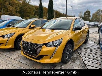 Gelb Gebraucht 2023 Peugeot e-208 Allure Kleinwagen | 19.990 € (Fairer Preis)