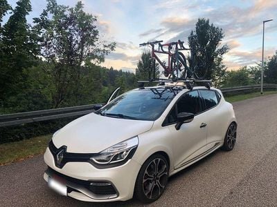 Gebraucht Renault Clio IV Trophy 220 PS (161 kW) 2015 Weiß Kleinwagen