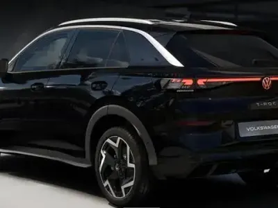 Neu VW T-Roc R-line 150 PS (110 kW) 2026 Grenadilla black metallic grenadilla black metallic SUV