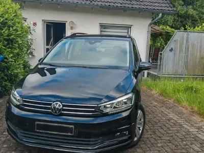 Gebraucht VW Touran Active 150 PS (110 kW) 2022 Schwarz Van / Kleinbus