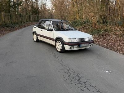 Gebraucht Peugeot 205 102 PS (75 kW) 1993 Weiß Cabrio