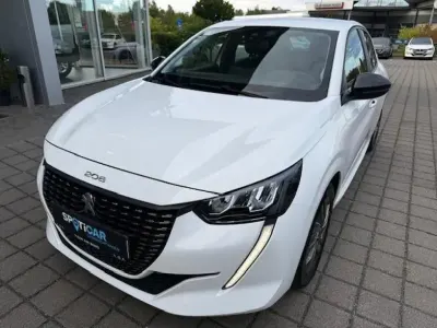 Gebraucht Peugeot 208 Active 102 PS (75 kW) 2022 Weiß Kleinwagen