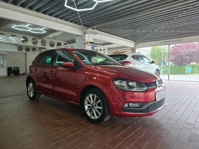 Gebraucht VW Polo LOUNGE 90 PS (66 kW) 2015 Rot Limousine