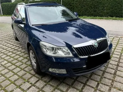 Gebraucht Skoda Octavia 140 PS (102 kW) 2012 Blau Kombi