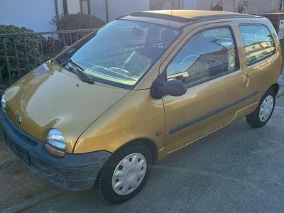 Brugt Renault Twingo 54 HK (39 kW) 1996 Guld Hatchback