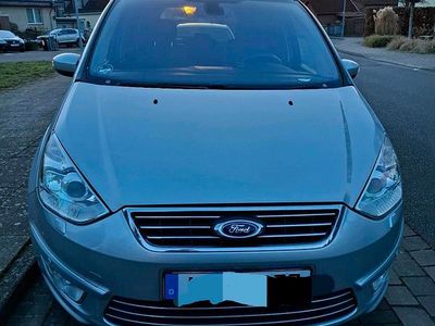 Grau Gebraucht 2013 Ford Galaxy Van / Kleinbus | 11.000 € (Teuer)