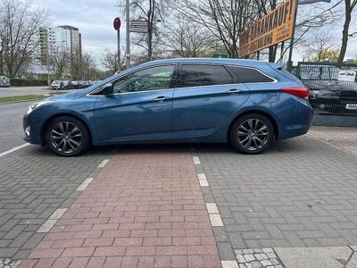 Gebraucht Hyundai i40 Premium 177 PS (130 kW) 2012 Blau Kombi