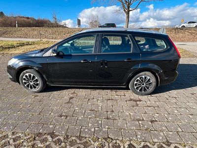 Gebraucht Ford Focus 101 PS (74 kW) 2010 Schwarz Kombi