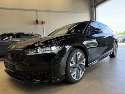 Gebraucht Skoda Superb SportLine 204 PS (150 kW) 2025 Schwarz (onyx schwarz) Kombi