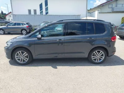Neu VW Touran Comfortline 150 PS (110 kW) 2026 Delfingraumetallic Van / Kleinbus