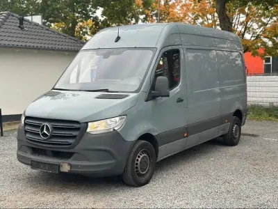 Gebraucht Mercedes Sprinter 143 PS (105 kW) 2020 Grau Van