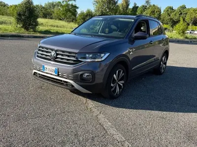 Second-hand VW T-Cross Move 95 CP (69 kW) 2023 Gri SUV