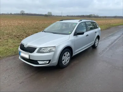 Gebraucht Skoda Octavia 77 PS (56 kW) 2015 Grau Kombi