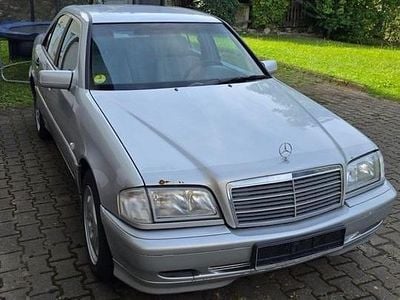 Mercedes C200