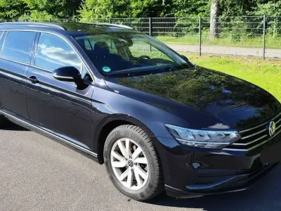 Gebraucht VW Passat 150 PS (110 kW) 2022 Schwarz Kombi