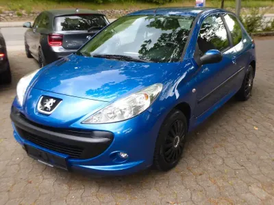 Gebraucht Peugeot 206 75 PS (55 kW) 2010 Blau Limousine