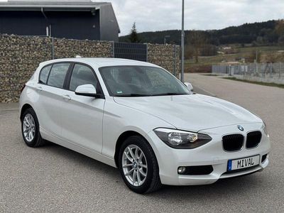 Begagnad BMW 114 102 HK (75 kW) 2014 Vit Halvkombi