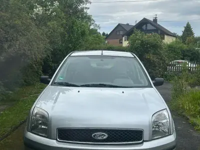 Gebraucht Ford Fusion 80 PS (58 kW) 2005 Silber Kleinwagen