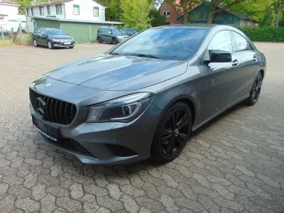 Gebraucht Mercedes CLA180 122 PS (89 kW) 2016 Mountaingrau Limousine