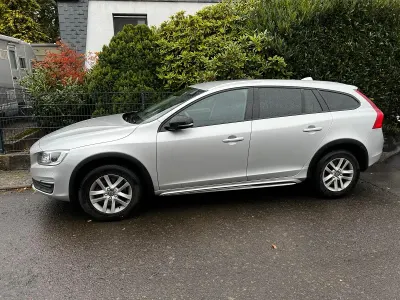 Gebraucht Volvo V60 CC 150 PS (110 kW) 2017 Silber Kombi