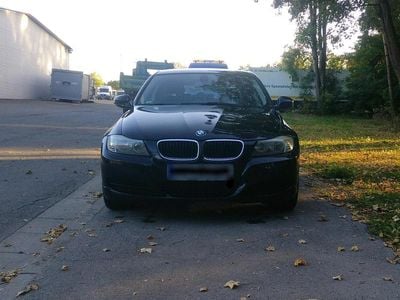 Gebraucht BMW 316 116 PS (85 kW) 2011 Schwarz Kombi