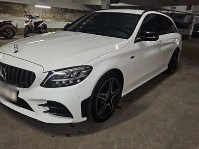 Gebraucht Mercedes C160 AMG line 129 PS (94 kW) 2018 Weiß Coupé