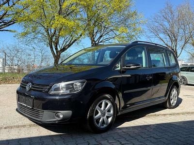 Gebraucht VW Touran Trendline 105 PS (77 kW) 2012 Deep black perleffekt Van / Kleinbus