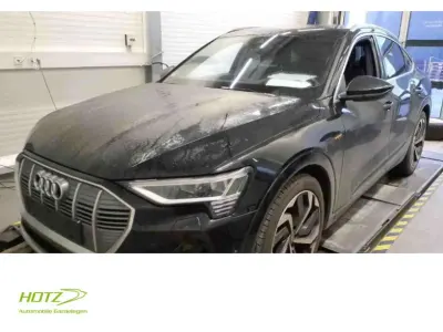Gebraucht Audi e-tron S-Line 230 kW (313 PS) 2022 Mythosschwarz metallic SUV