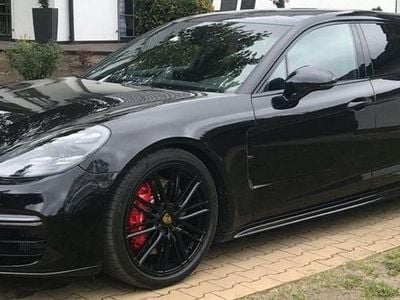 Porsche Panamera 4S