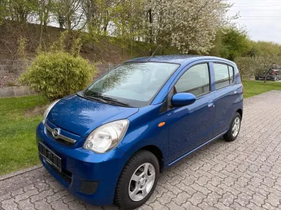 Gebraucht Daihatsu Cuore 69 PS (50 kW) 2008 Blau Kleinwagen