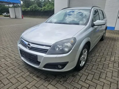 Gebraucht Opel Astra 125 PS (91 kW) 2006 Starsilber iii m2 Kombi