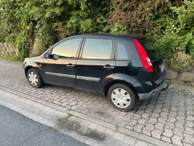 Gebraucht Ford Fiesta 65 PS (47 kW) 2006 Schwarz Kleinwagen