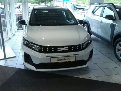 Neu Dacia Sandero Essentiel 67 PS (49 kW) 2026 Weiß Limousine