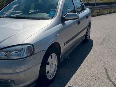Silber Gebraucht 1999 Opel Astra Limousine | 1.700 € (Fairer Preis)