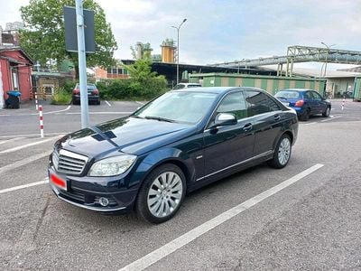 Usata Mercedes C320 224 CV (164 kW) 2009 Blu Berlina