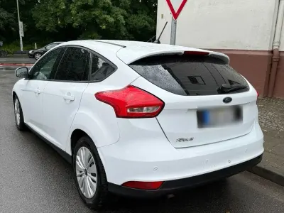 Gebraucht Ford Focus Business Edition 120 PS (88 kW) 2017 Weiß Limousine